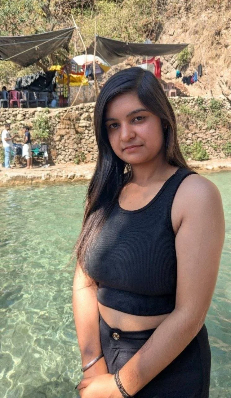 574 - Beautiful Indian girl recorded by bf image 2
