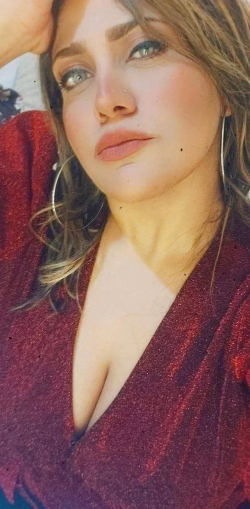 Arab wife with very big and soft breasts image 3