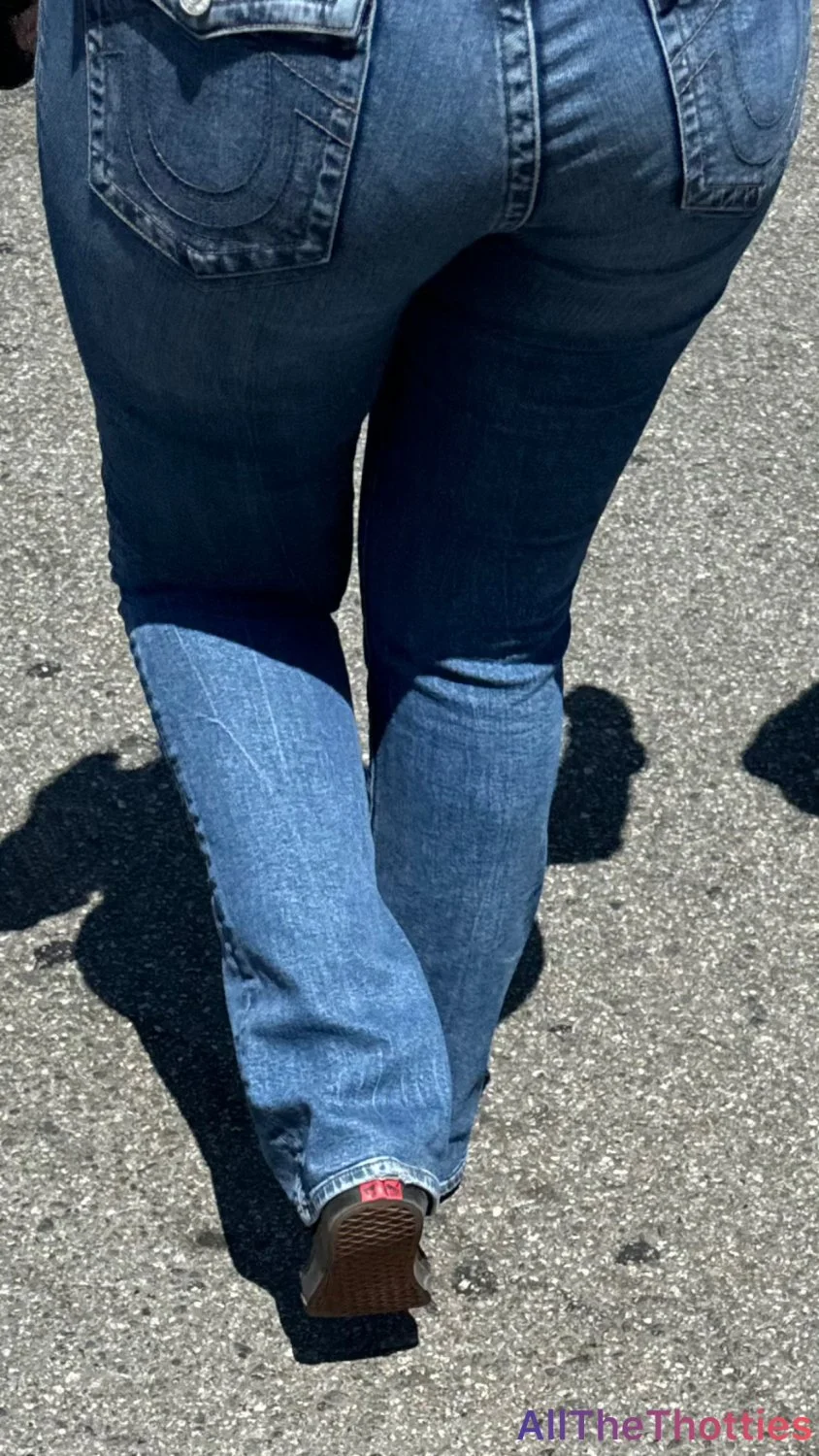 Creepshot : Latina Ass In True Religion (Slow Motion) image 11