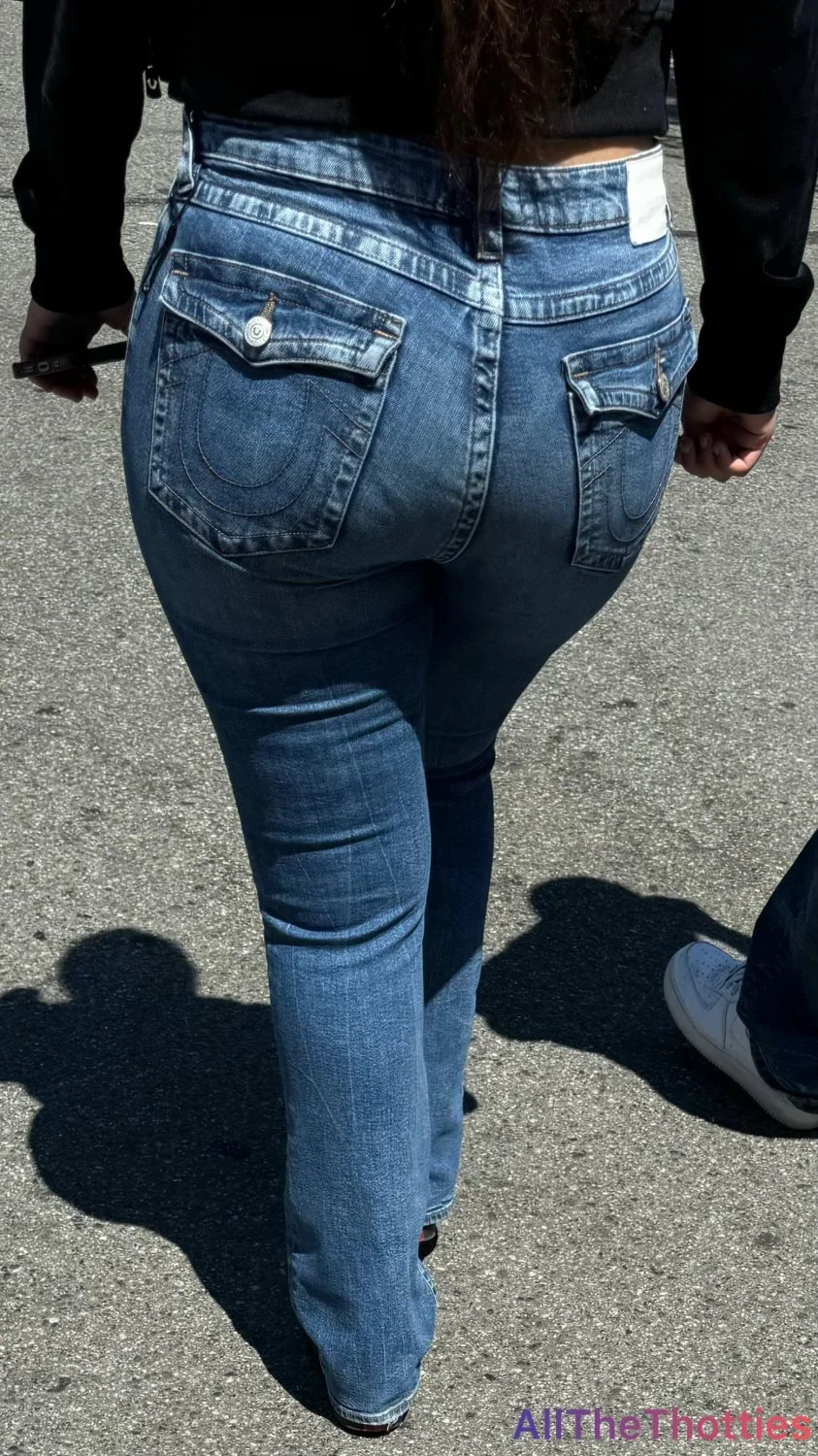 Creepshot : Latina Ass In True Religion (Slow Motion) image 9