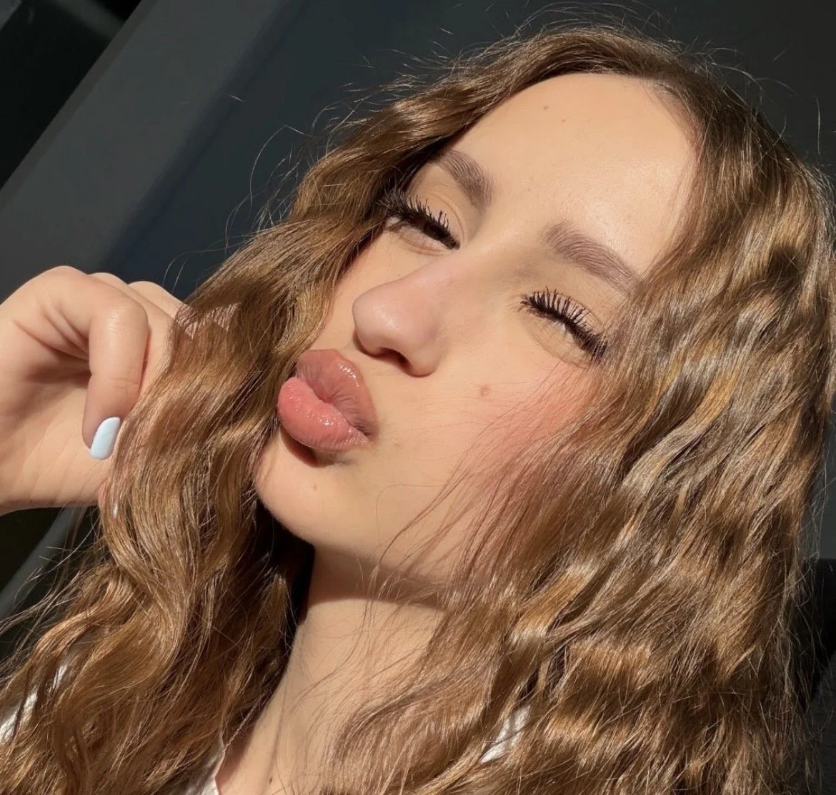Sexy lips bitch image 4