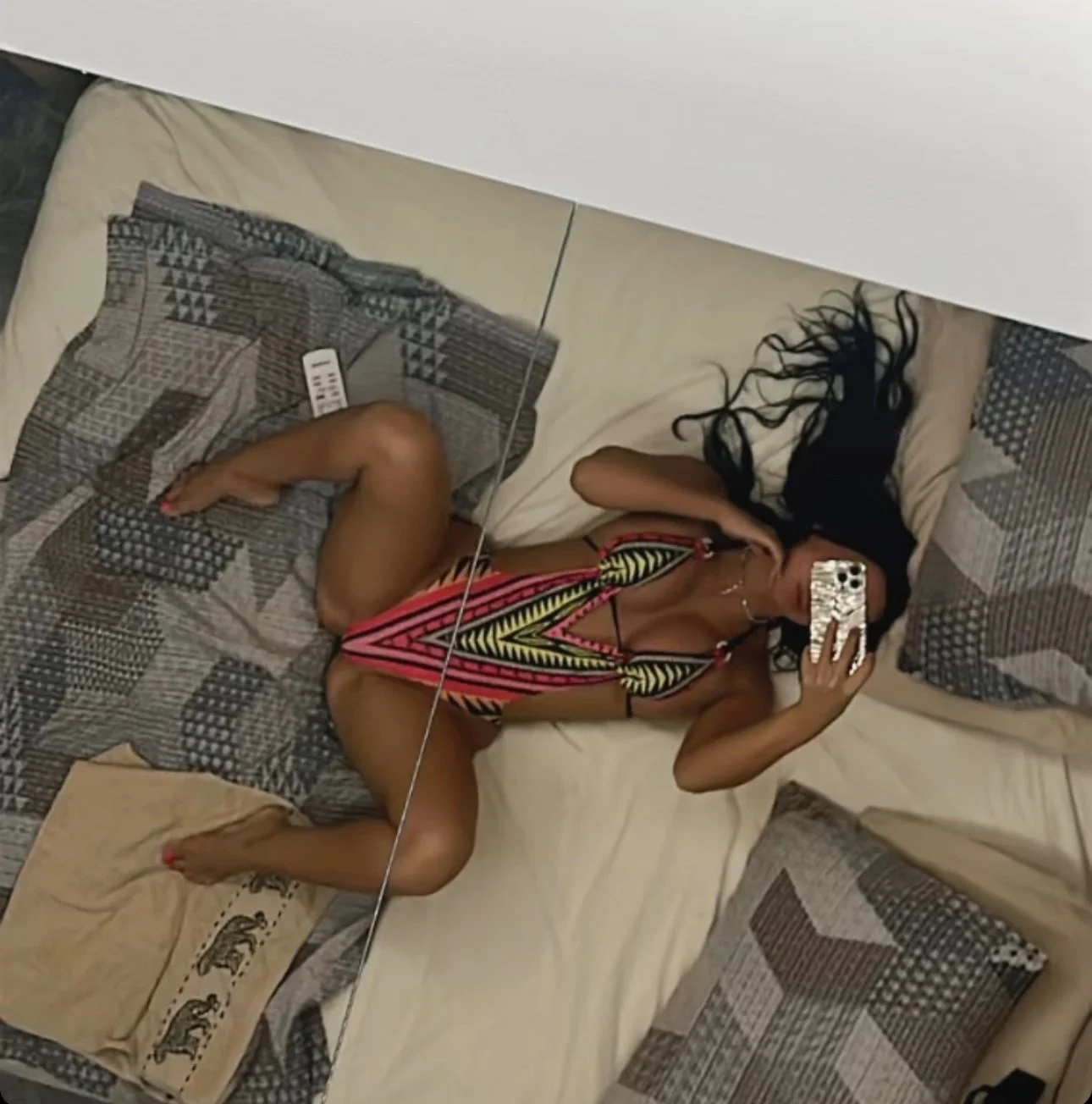 Huge perfect tits on this model - Iq image 8
