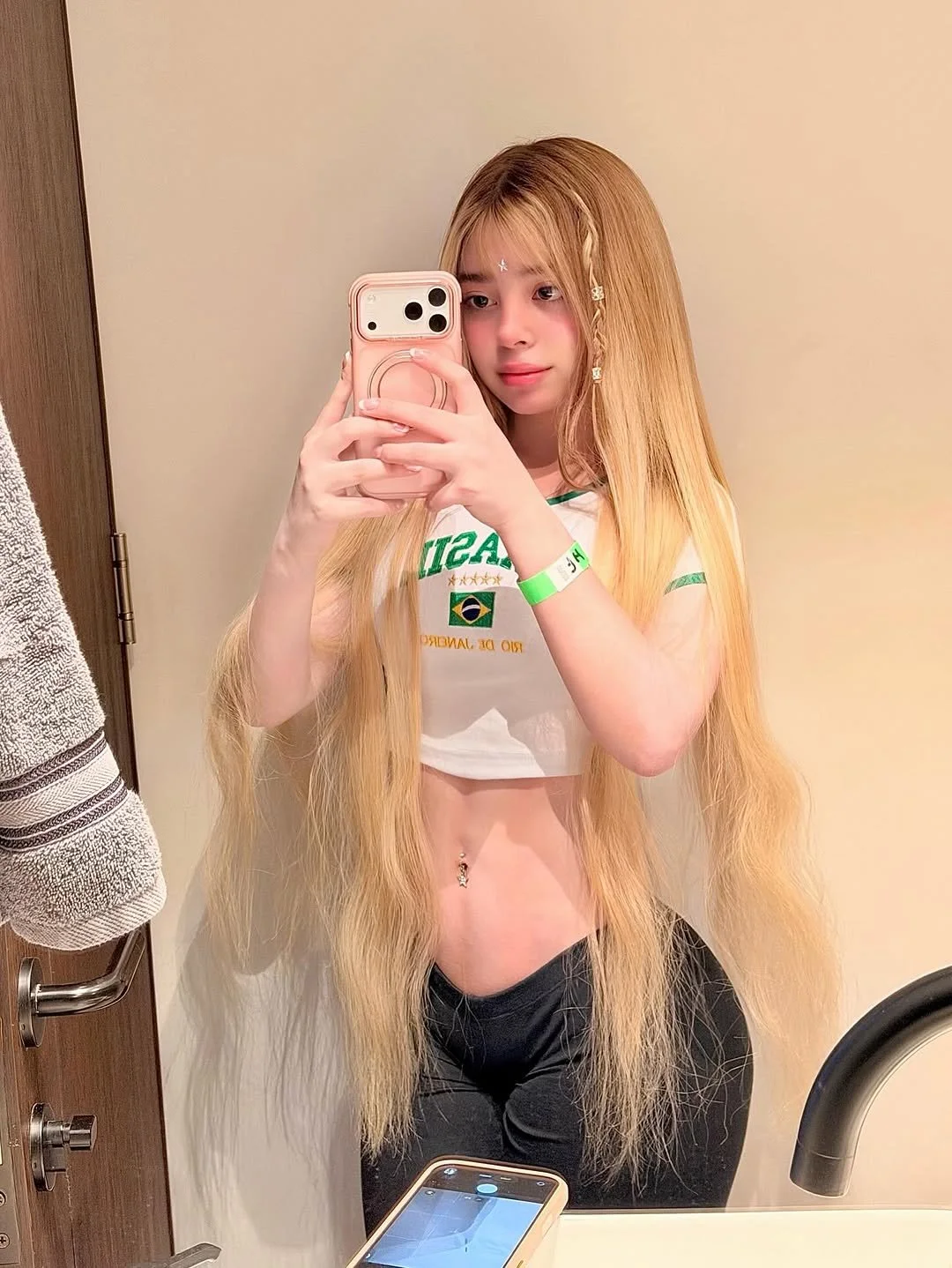 Sarita Sofía linda y caliente colombiana de gran culo y unas pedazos de tetas hot Big ass perra puta image 44