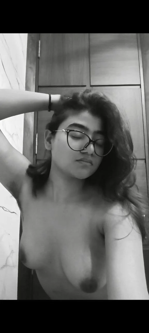 416 - Cute Indian girl giving blowjob image 2