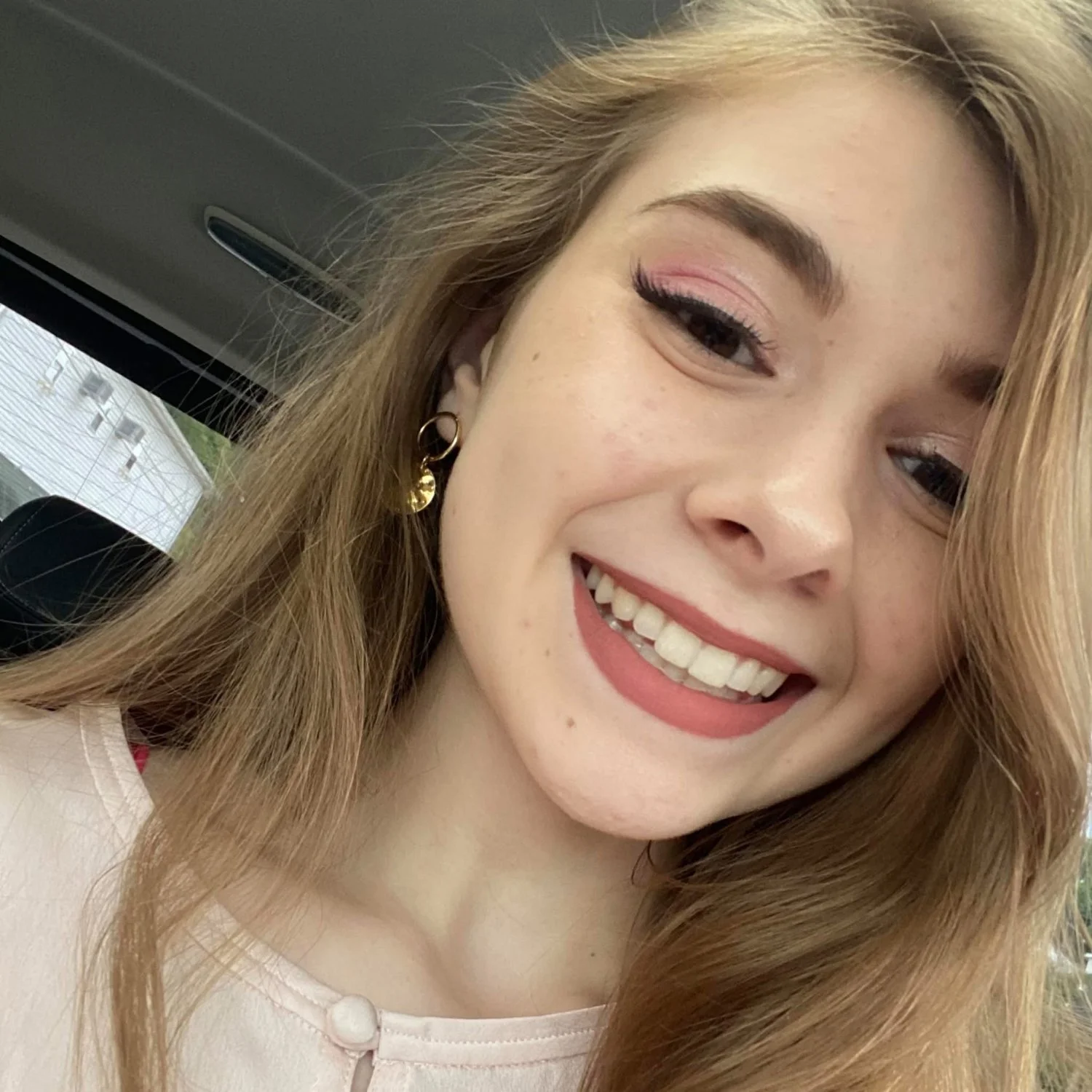 Send your teen ex’s to my dm. Who cares she’s not coming back. main image