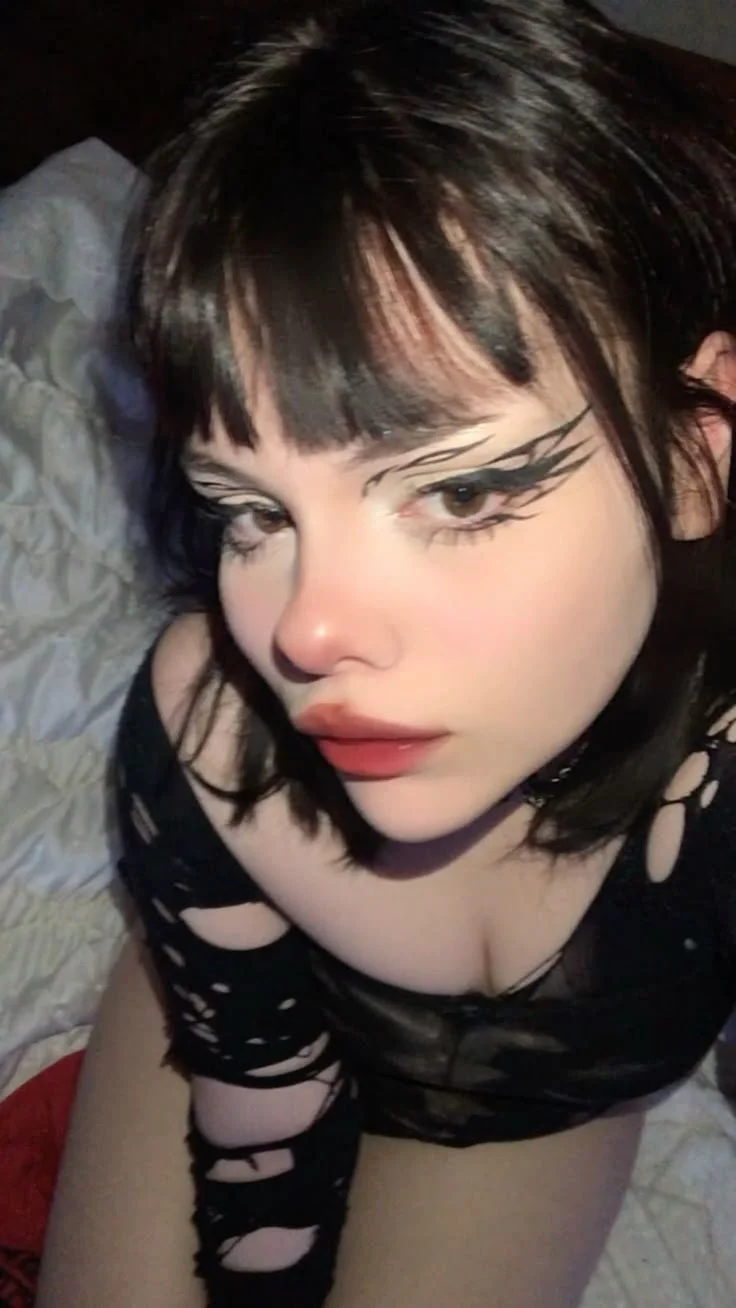 GOTH GIRL BLOWJOB BBC image 3