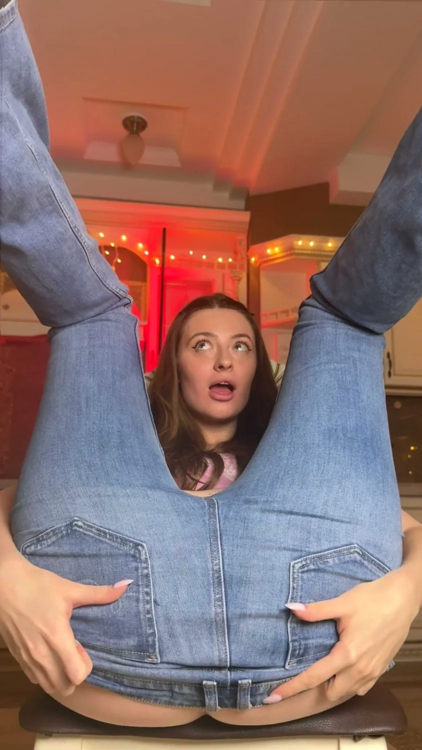 🔞 busty slut perfect ass pussy eating nude tight pussy 😈🍑 OF image 3