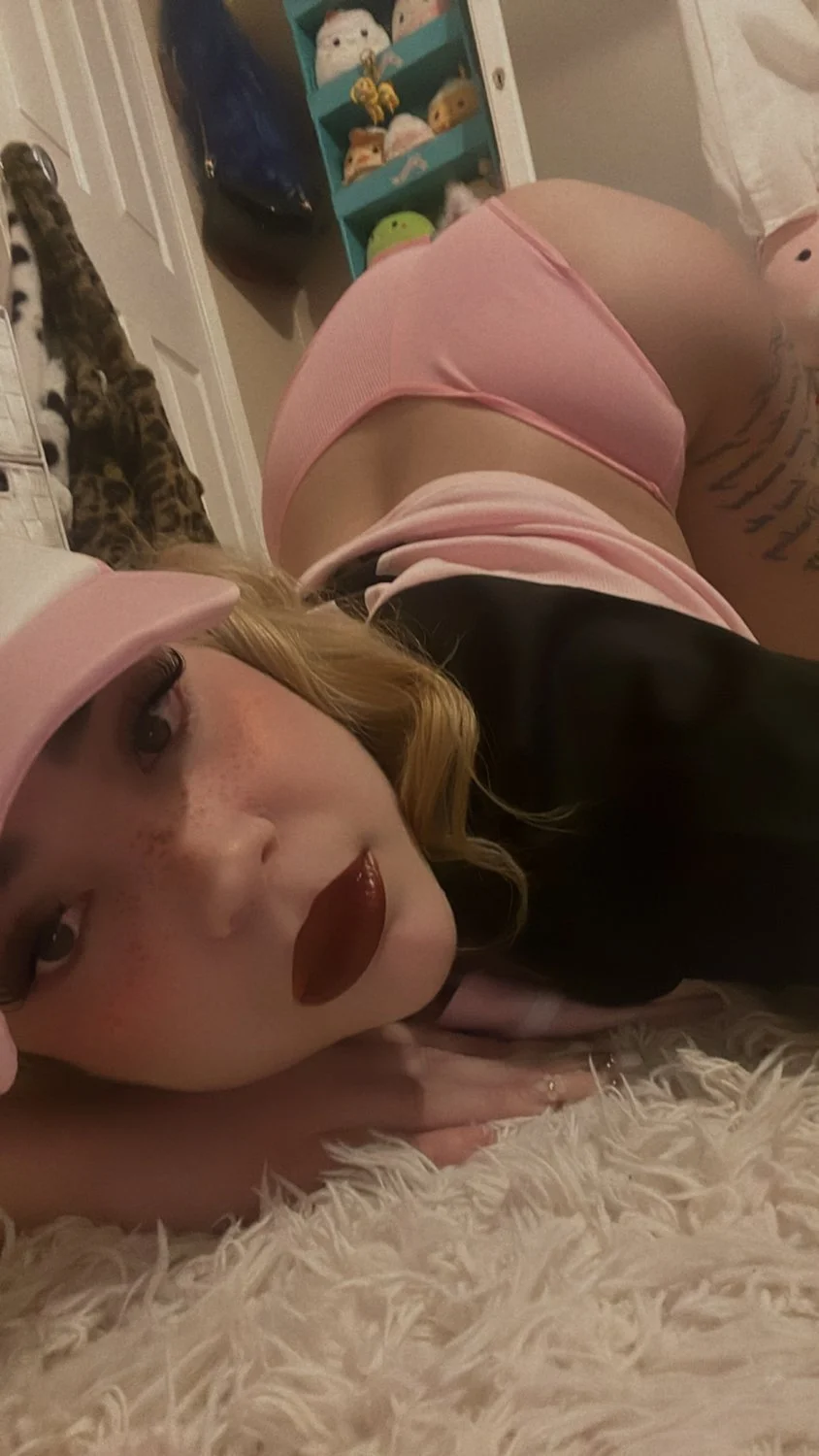 Slutty sis Esmeralda being a webslut image 3