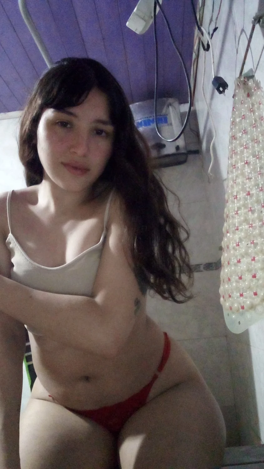Hermosa pendeja putita image 3