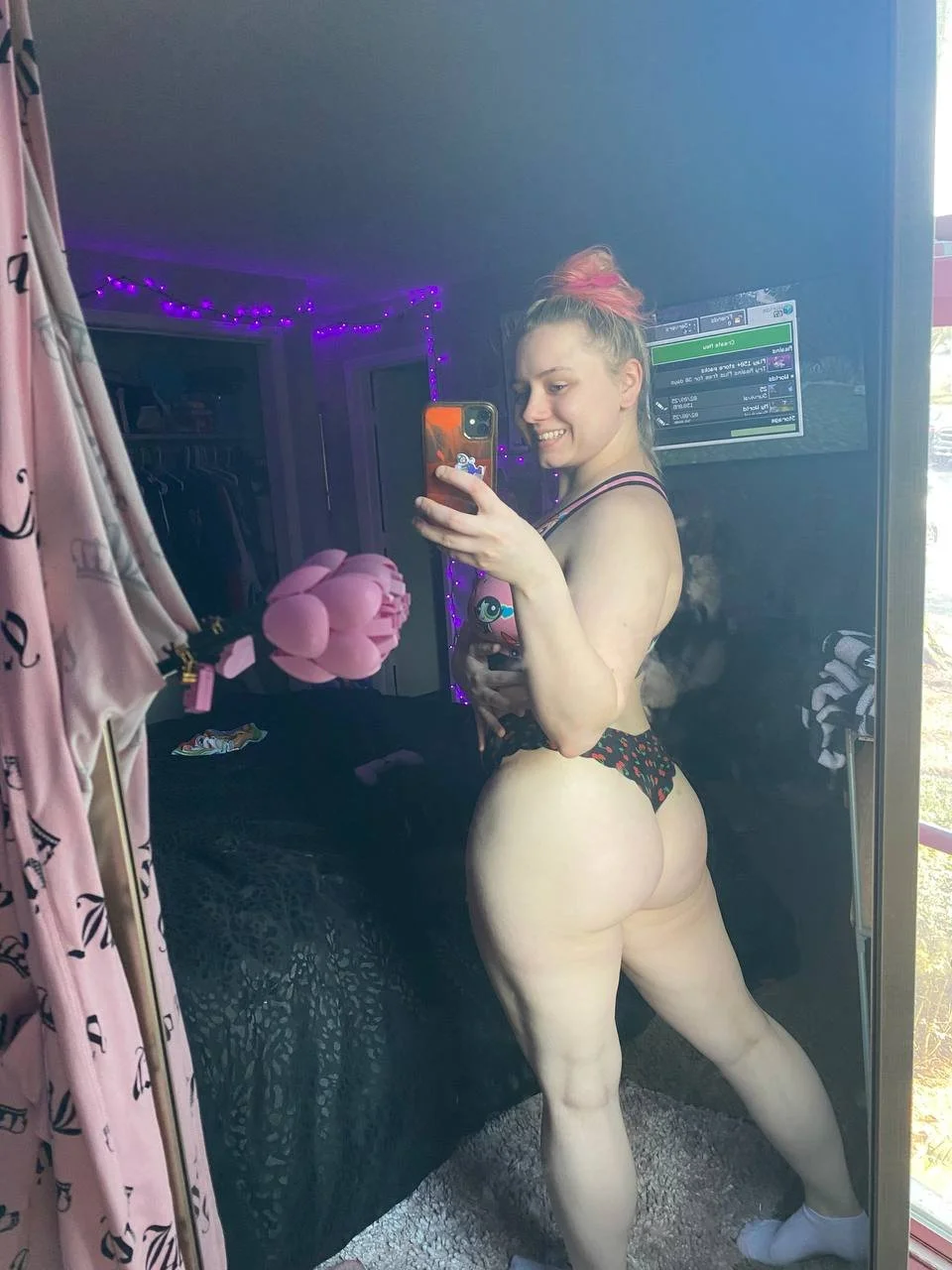 Slut image 27