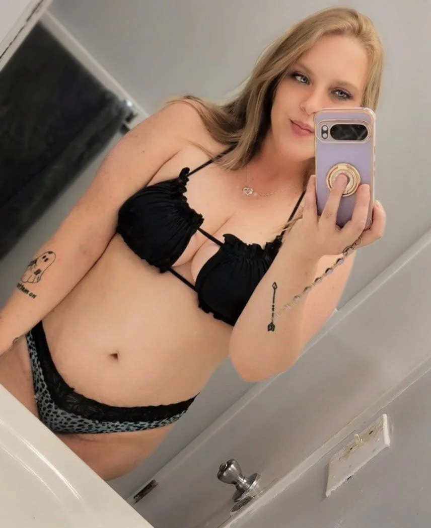Nice little tinder slut main image