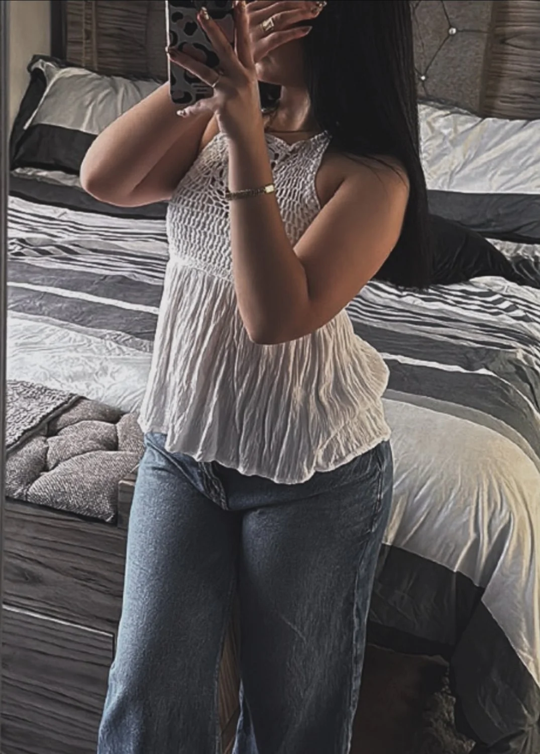 Un poco mas de esta putita nalgona image 12