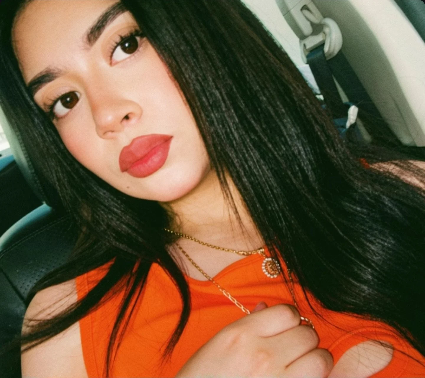 Un poco mas de esta putita nalgona image 6