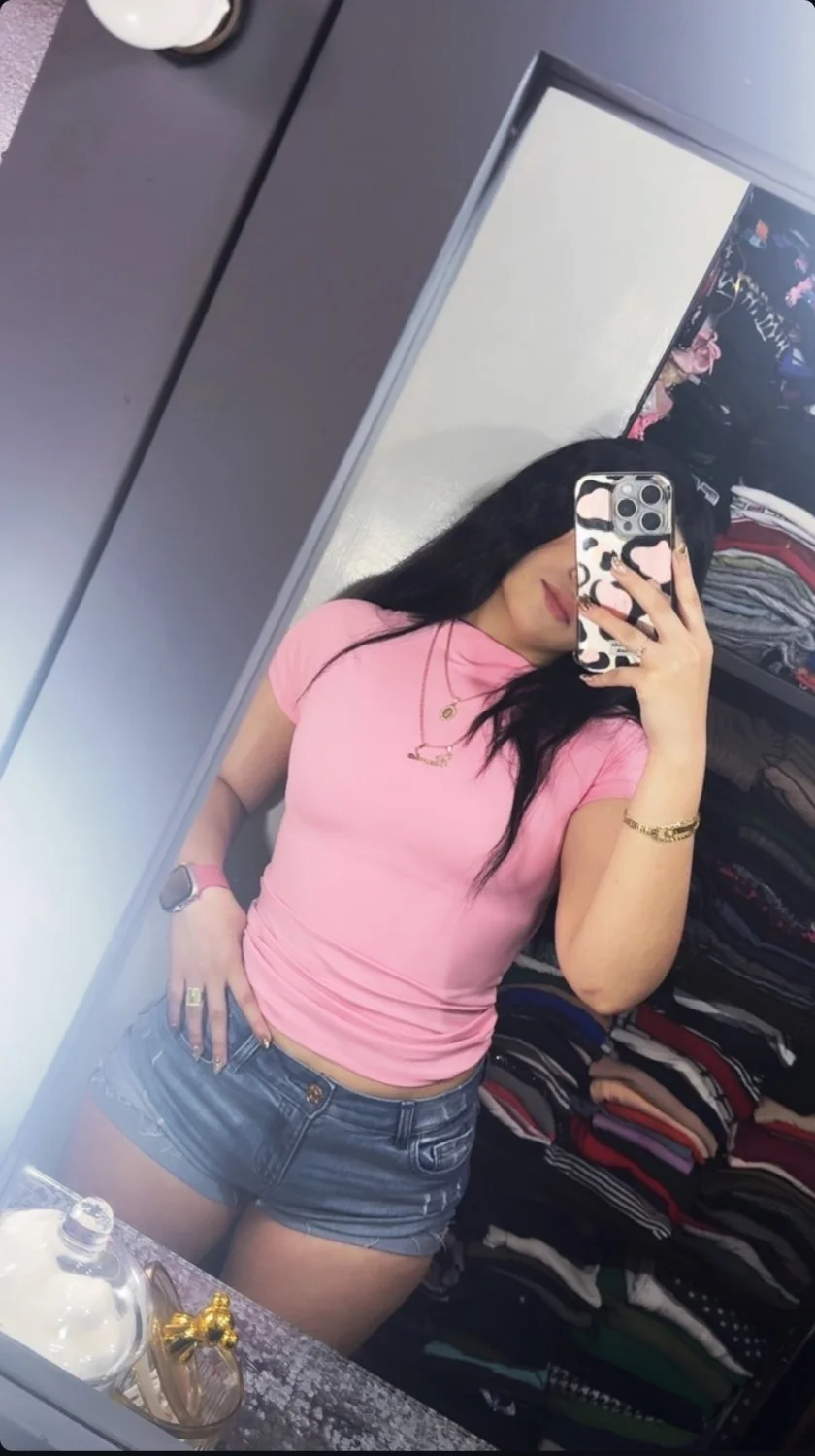 Un poco mas de esta putita nalgona image 7