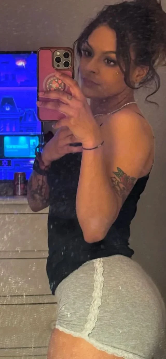 Gianna Ebony cunt image 4