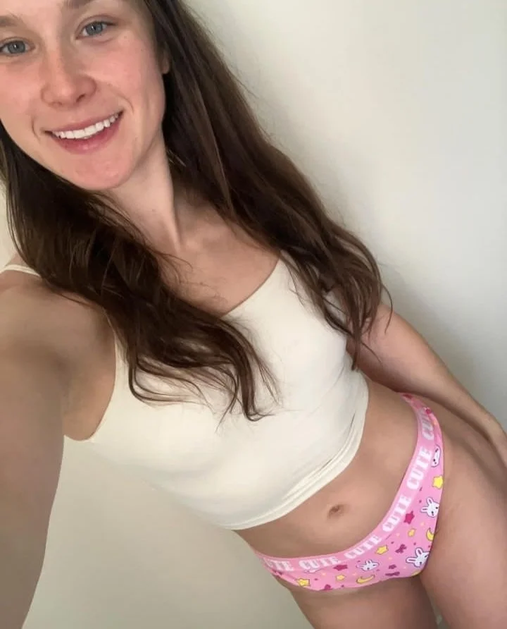 Hanna white and pink image 12