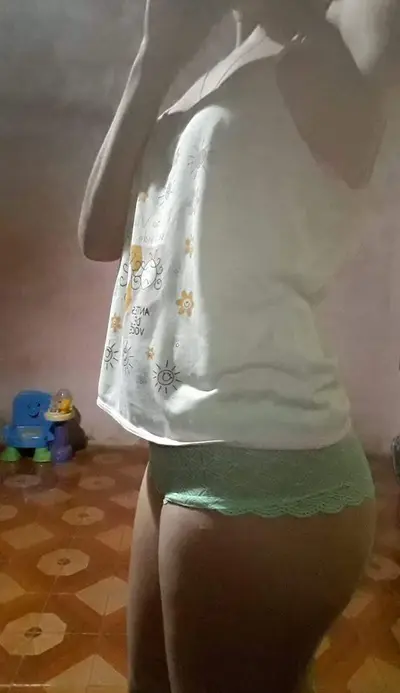 Mamãe safada, filho pediu pra expor essa puta gostosa da buc cover image