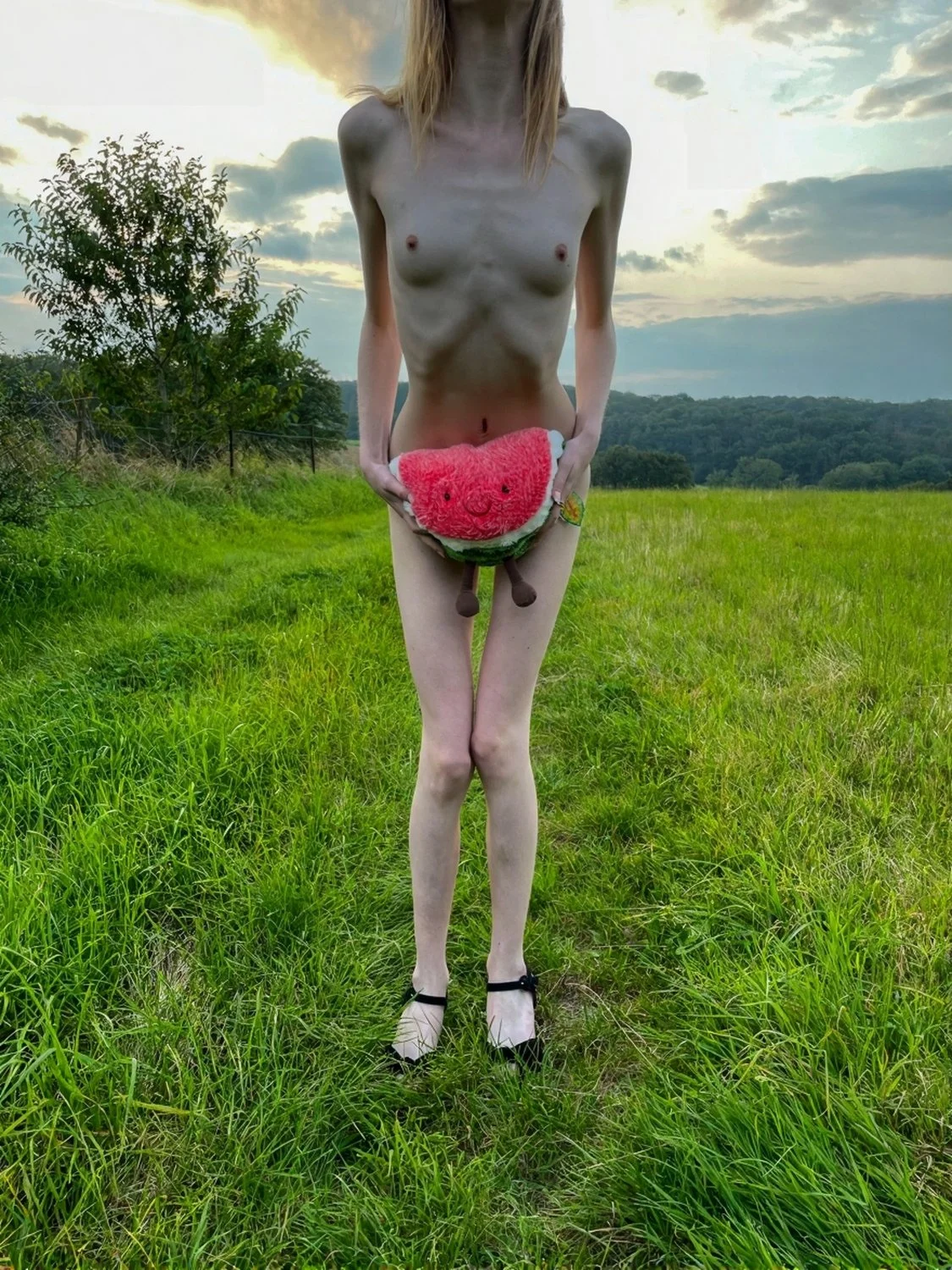 18yo Elaine Stretching Her Pussy With A Big Dildo image 19