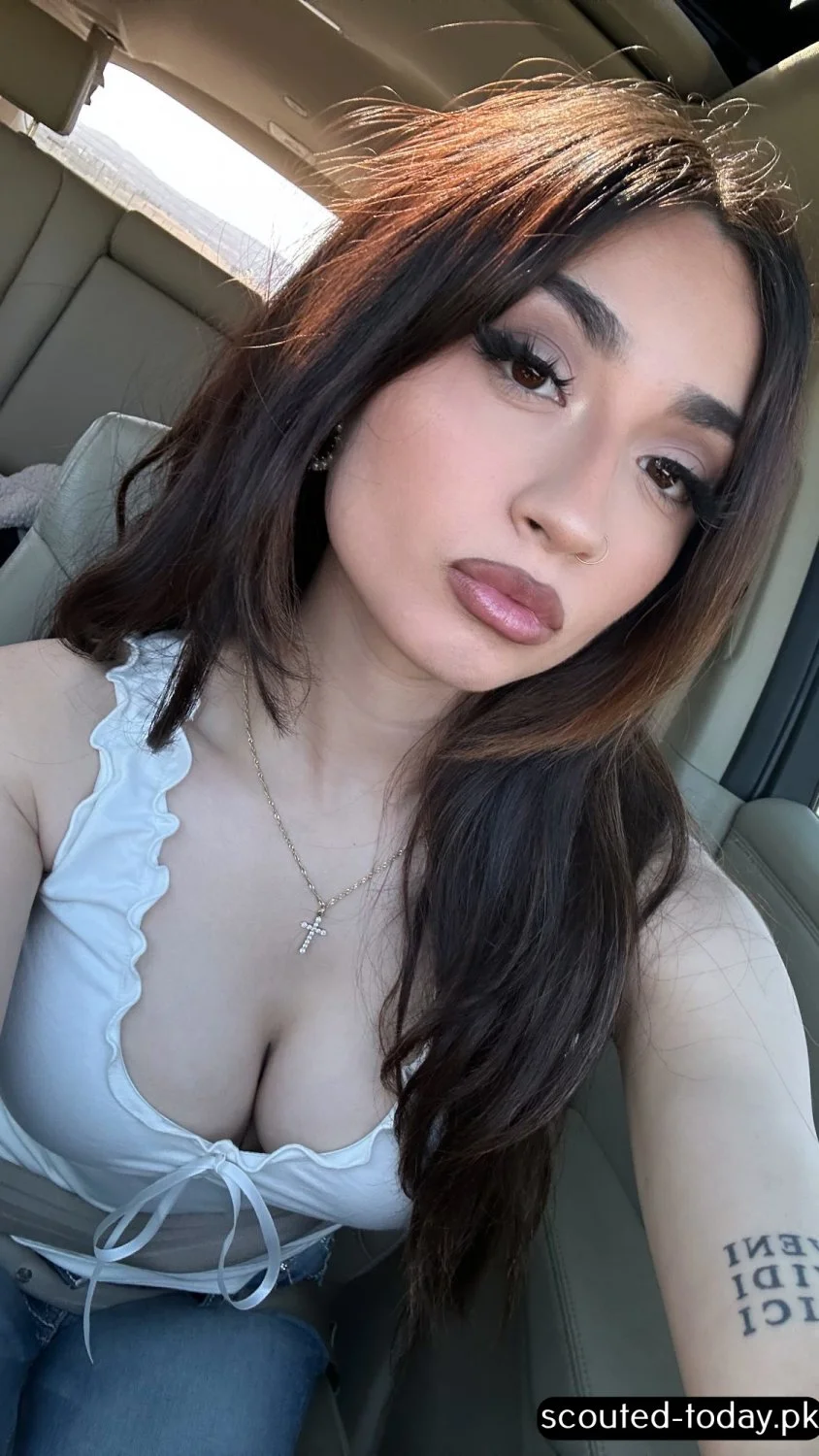fit latina image 2