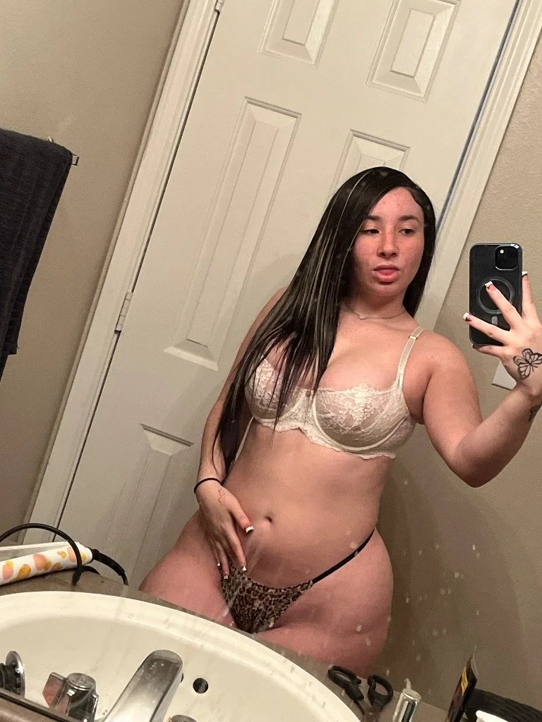Becky Got A Phatty image 24