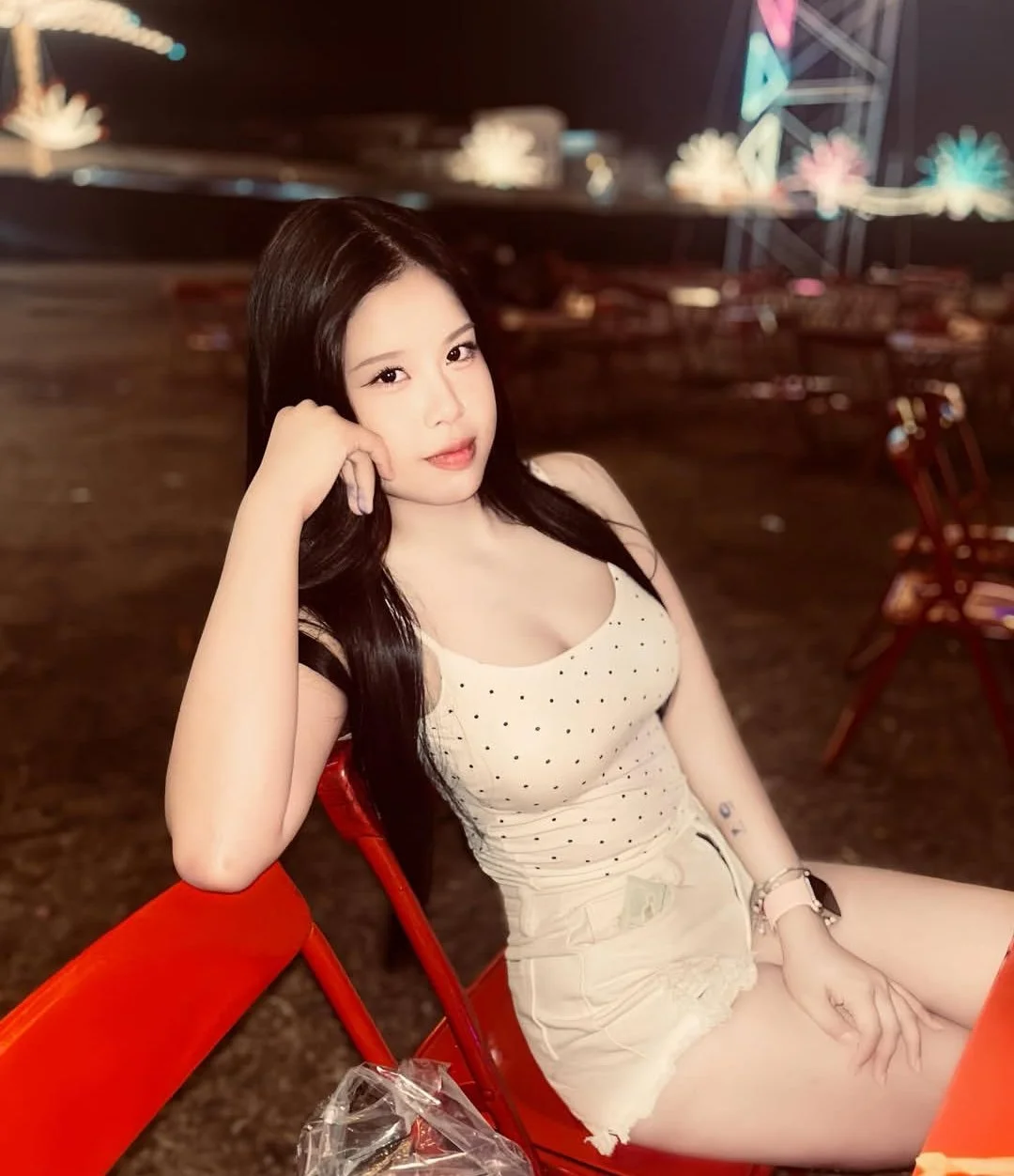 Thai slut image 4