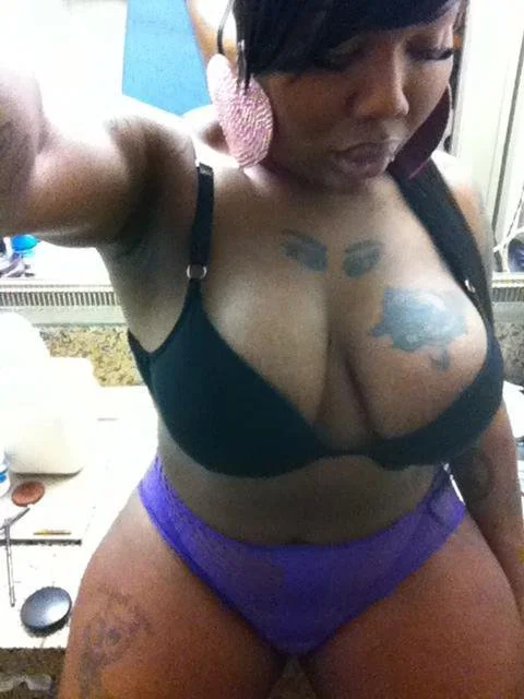 Big Booty Shemales Transexuals Trannies Escorts image 8