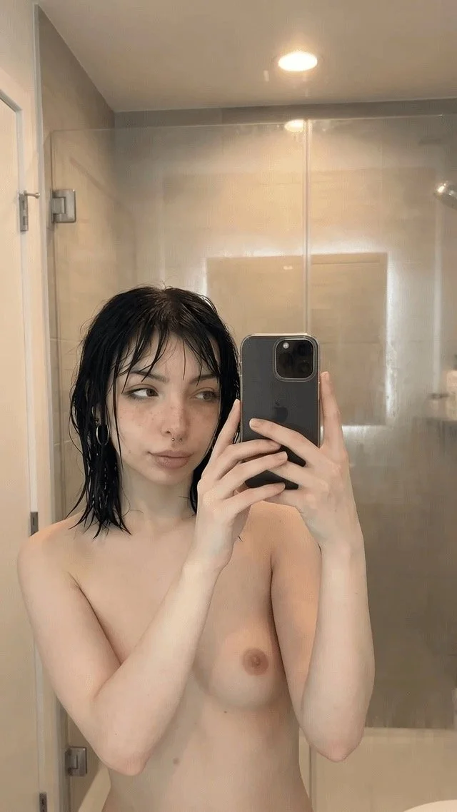 Sexy college pussy image 2