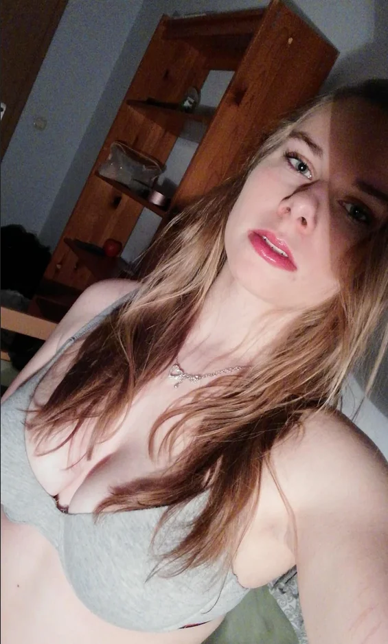 Melissa, 19yo (and her Nude) image 7