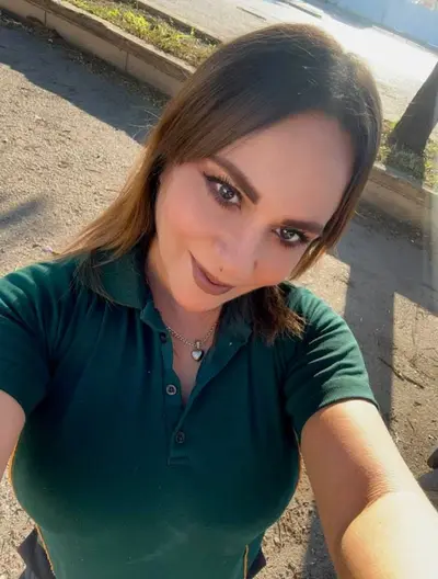 Rica milf hermosa y sexy zorrita cover image