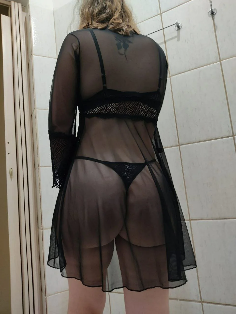 Loirinha vazada image 3
