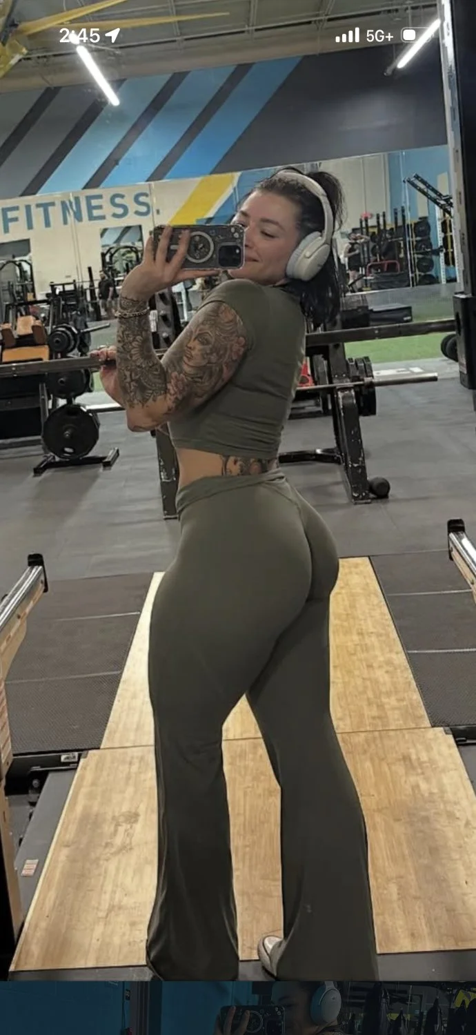Fit thick booty image 3