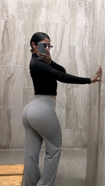 Latinas image 13