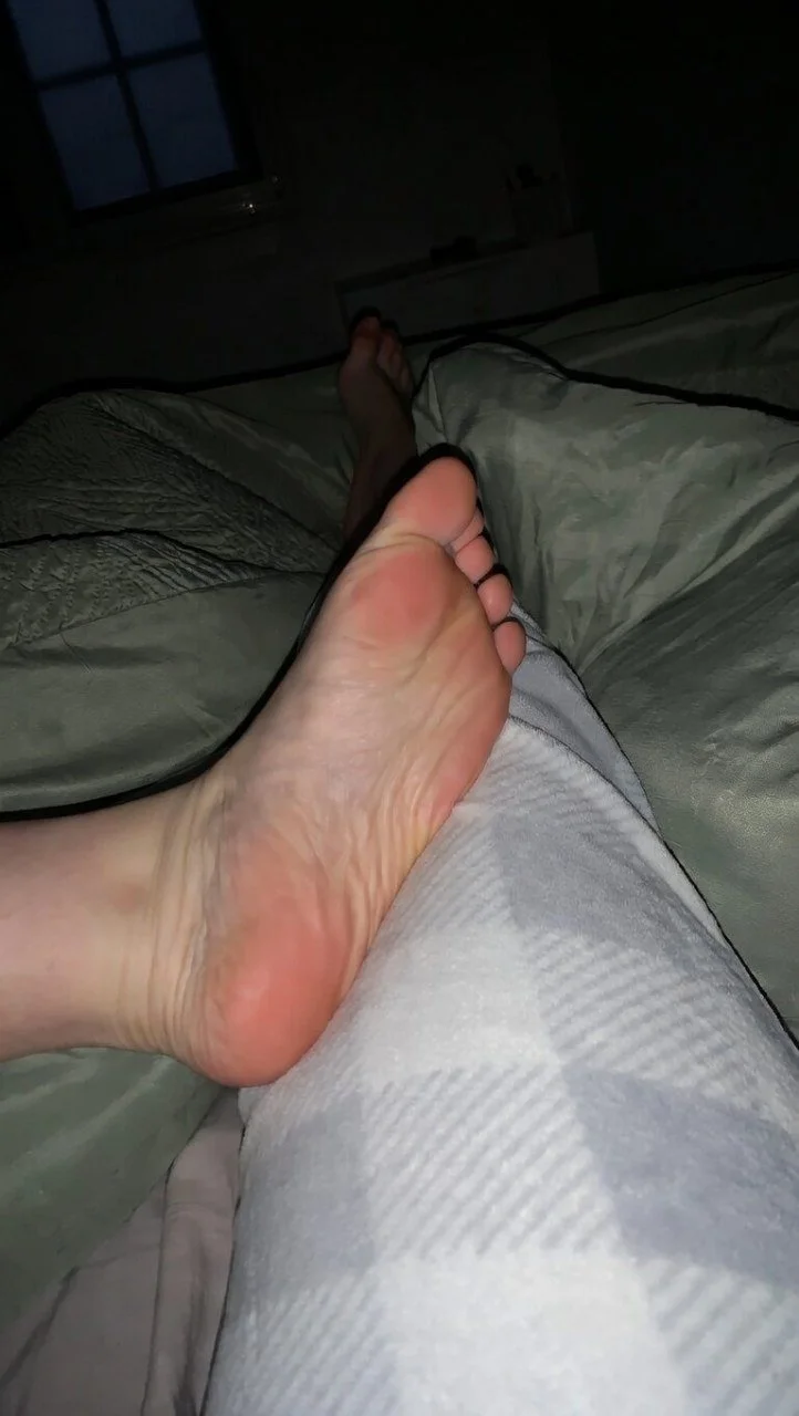 Sister feet image 2
