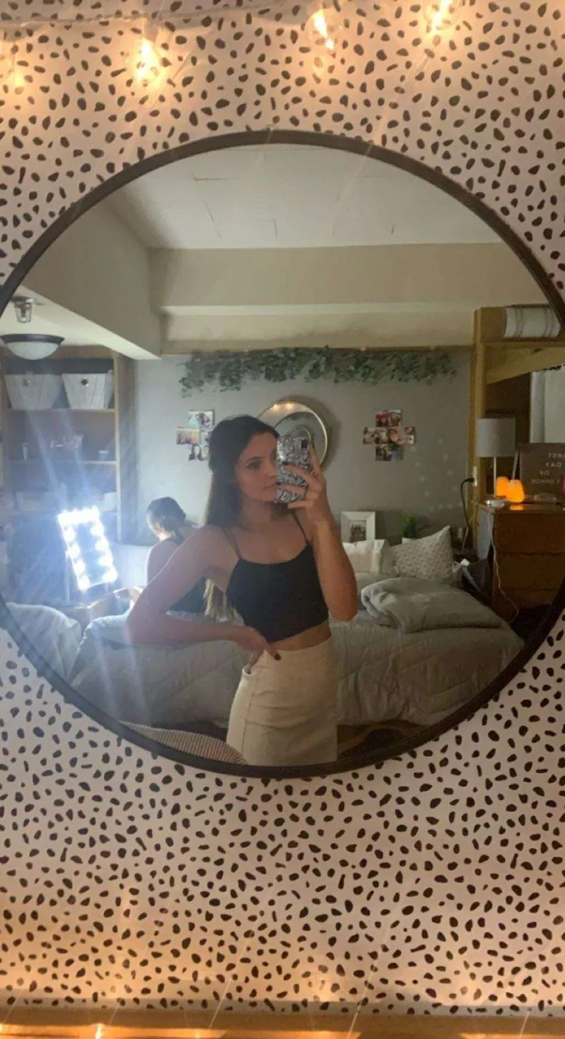 Yummy fit toned 19 year old girlfriend tapes n nudes (1 of 2) image 8