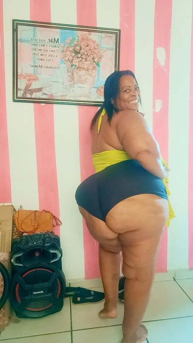 Luciana Bispo Sexy image 12