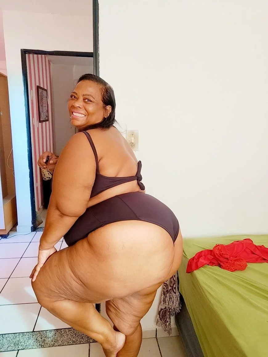 Luciana Bispo Sexy image 18