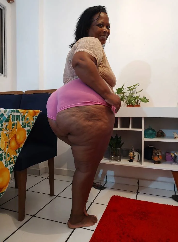 Luciana Bispo Sexy image 2