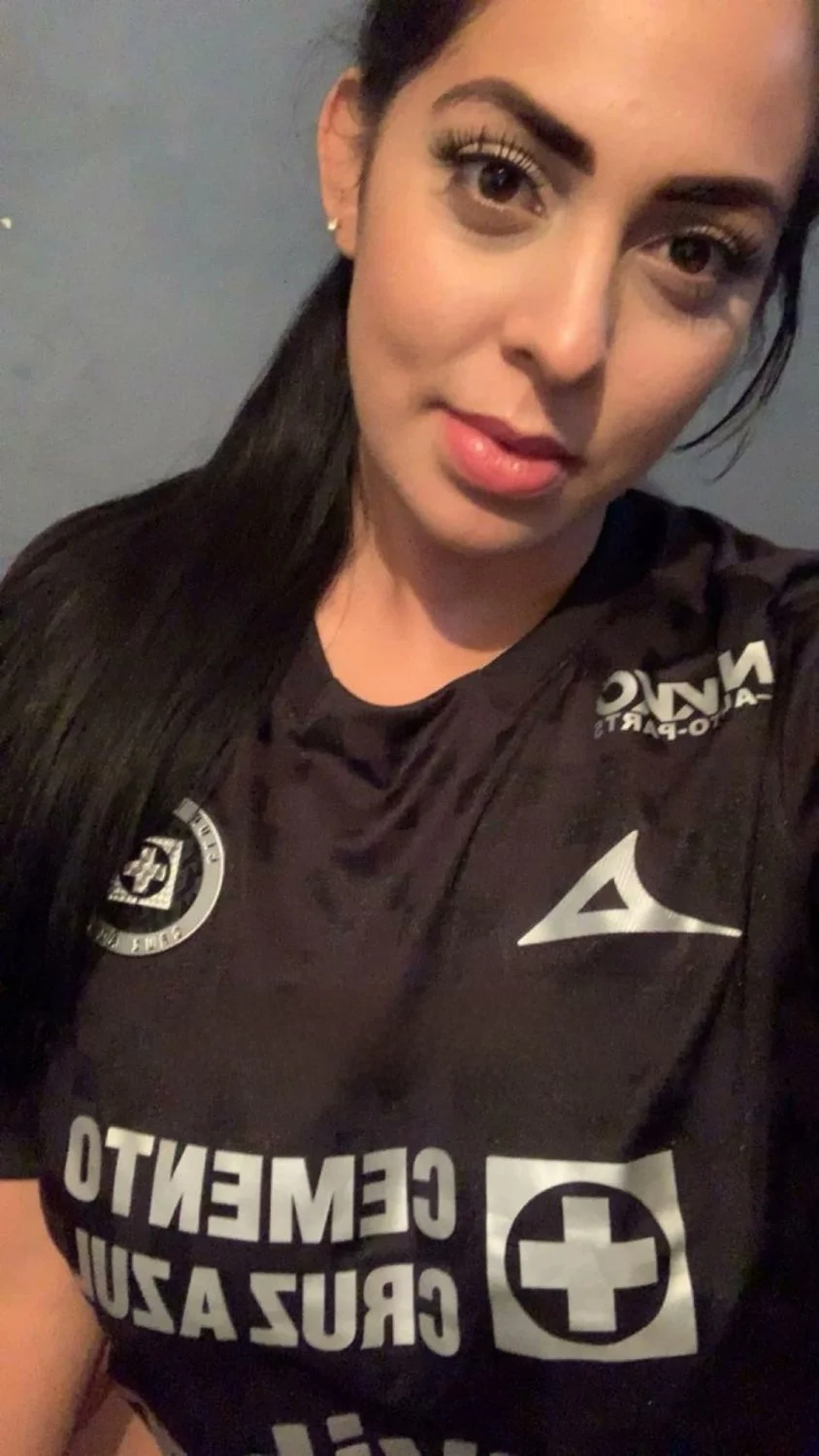 Puta mexicana con enormes tetas image 6