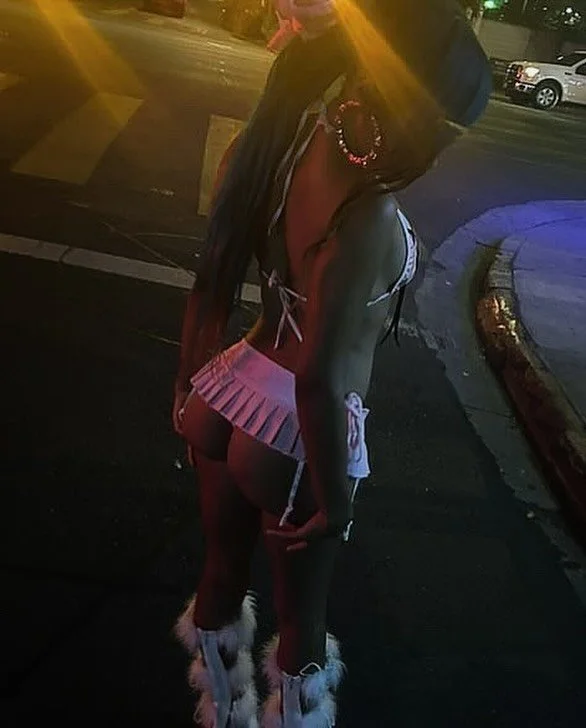 𝓕𝓸𝓵𝓵𝓸𝔀 𝓱𝓮𝓻: 𝓬𝓪𝓷𝓭𝓲𝓽𝓱𝓪𝓹𝔂𝓽 image 3
