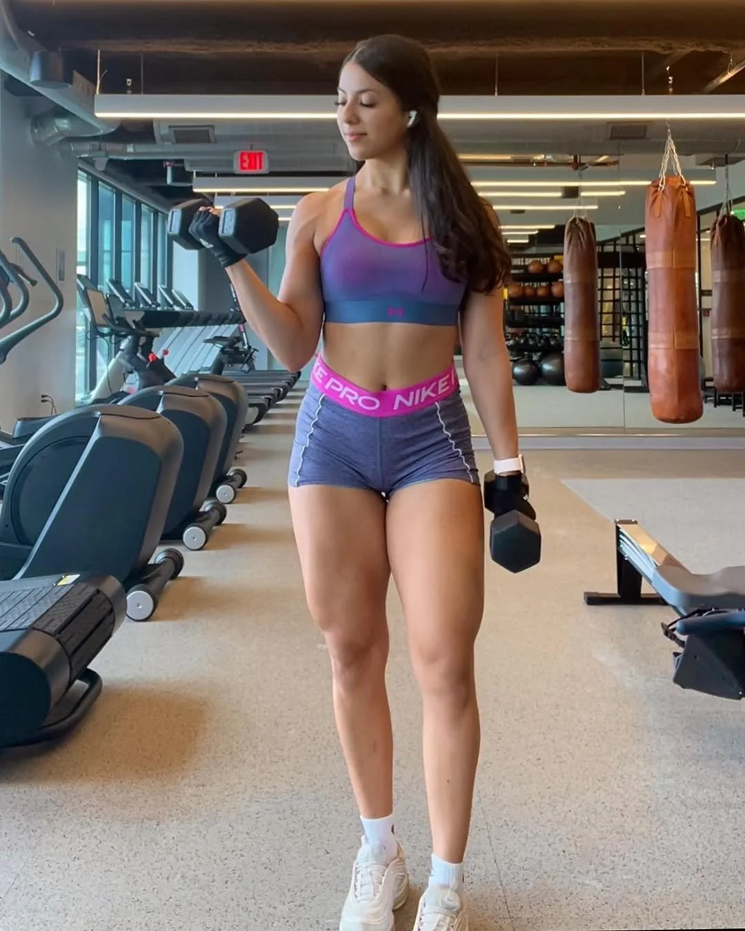 Latina marombeira gostosa vazada image 2