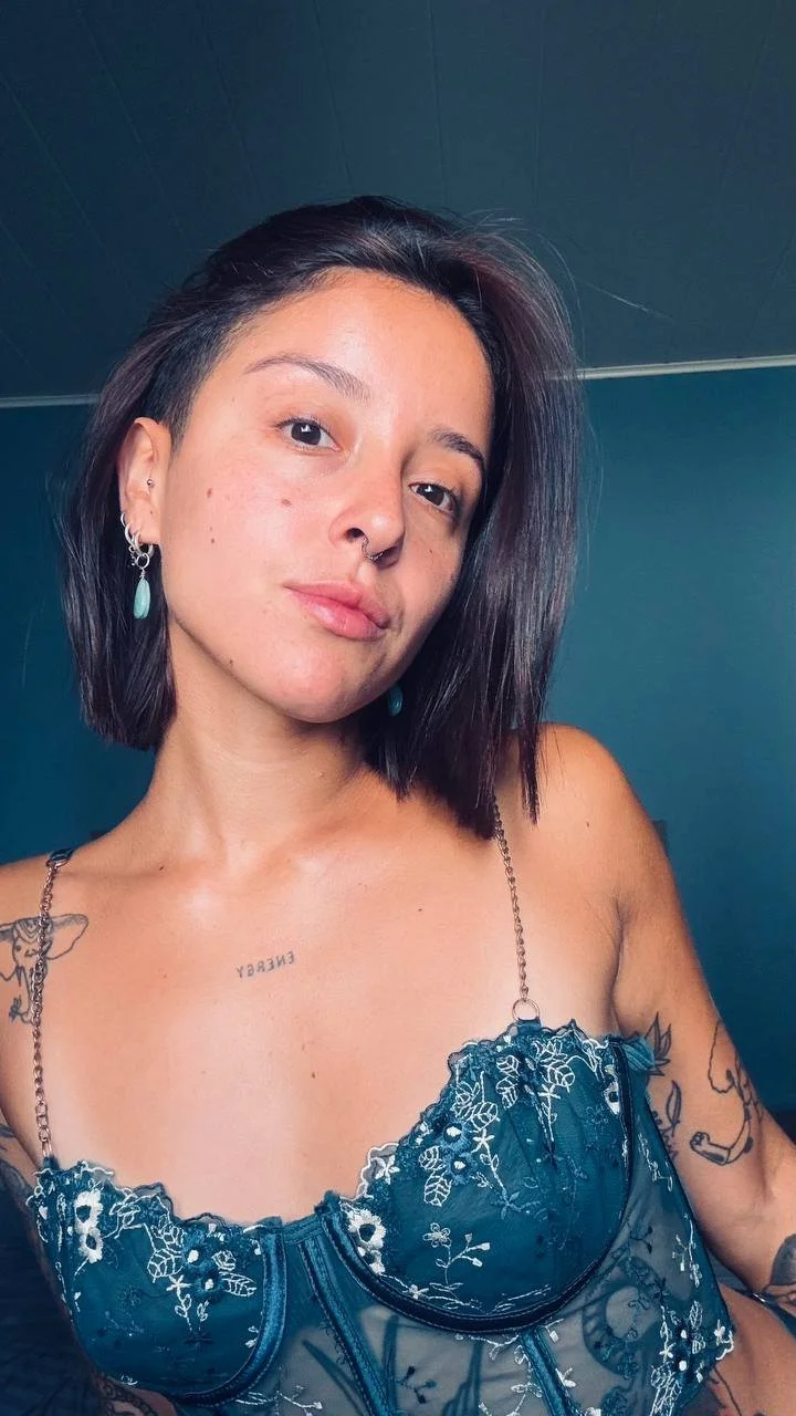I’m gonna jiggle my boobies on your face :) main image