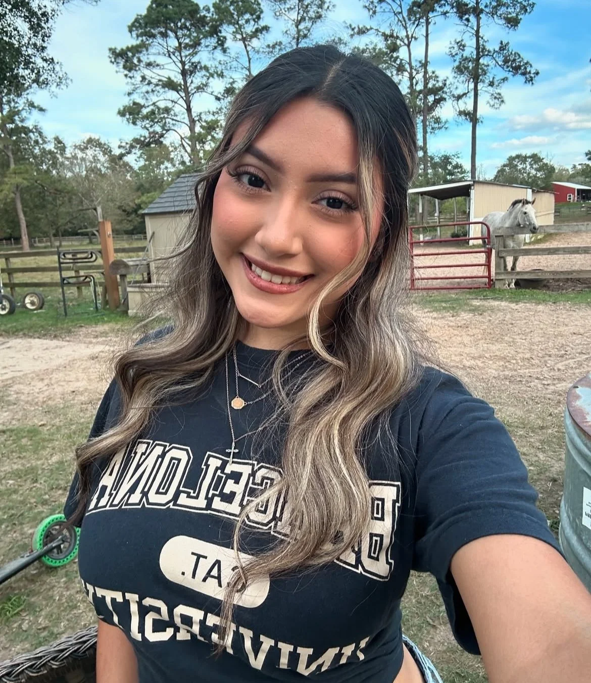 Irl Latina dm if you like her image 2