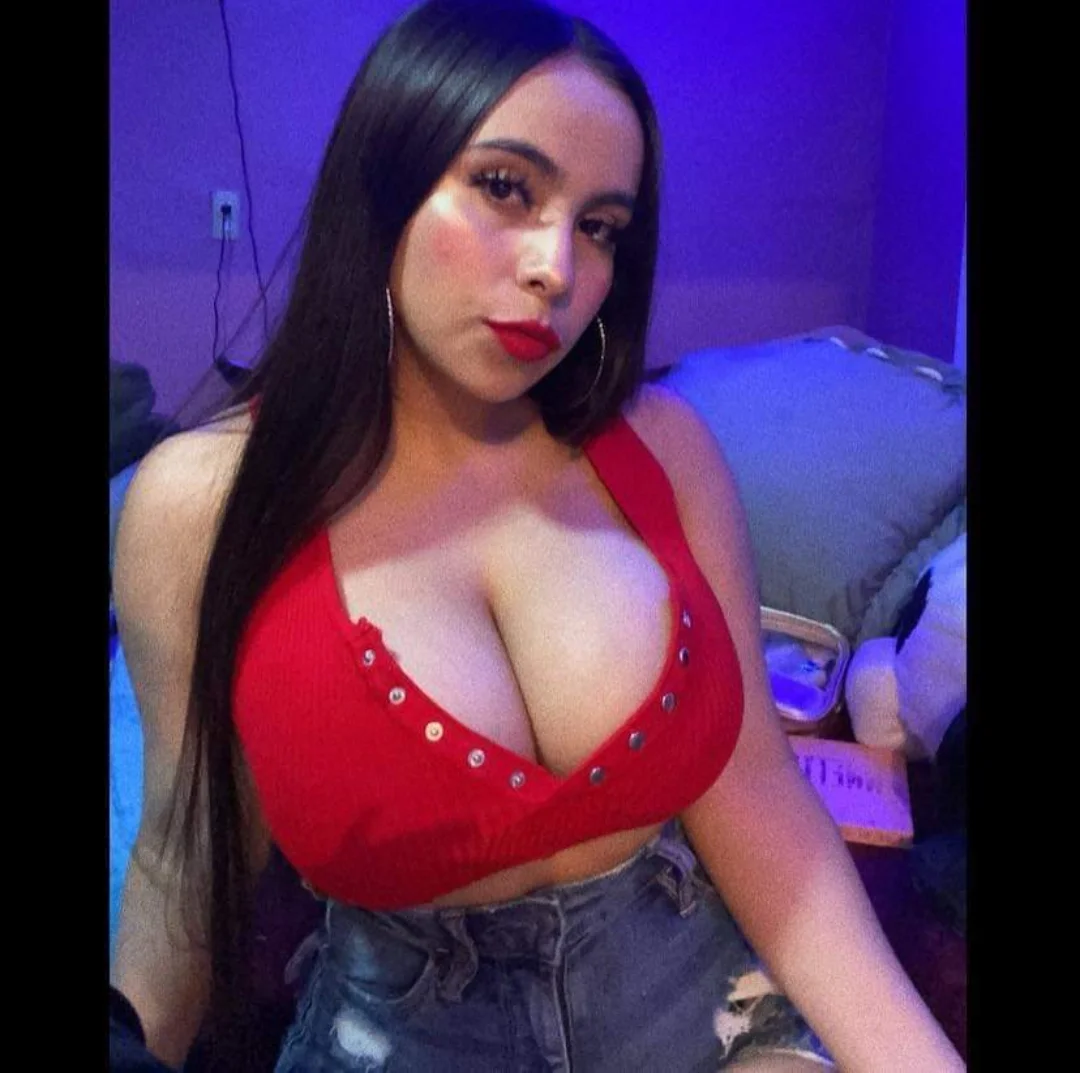 Tetona Karla Aguilar image 5
