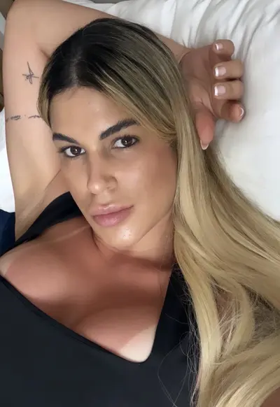 Caiu na net loira famosinha do insta trepando cover image