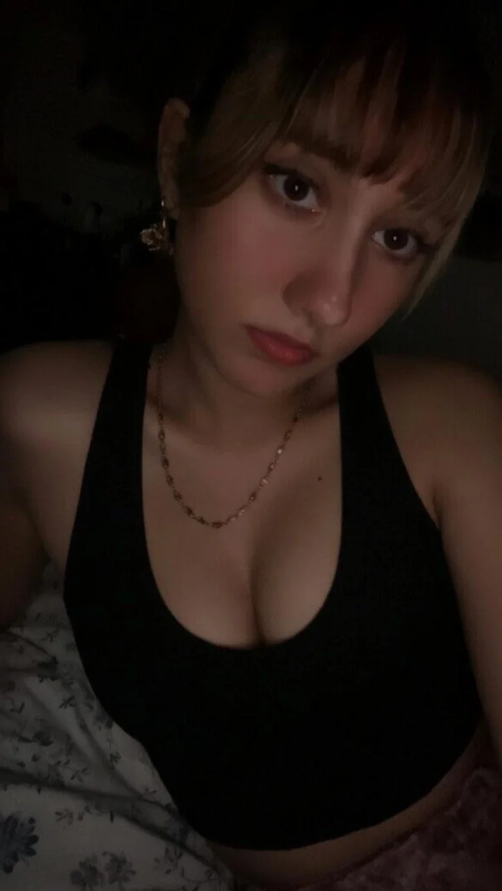 Sister face porn pt.1 image 3