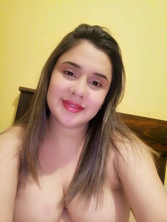 Jazmin voluptuos image 6