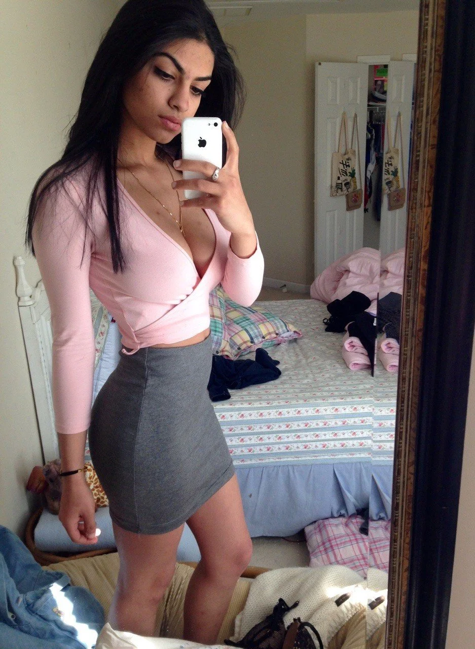 Perfect Body Desi Slut image 16
