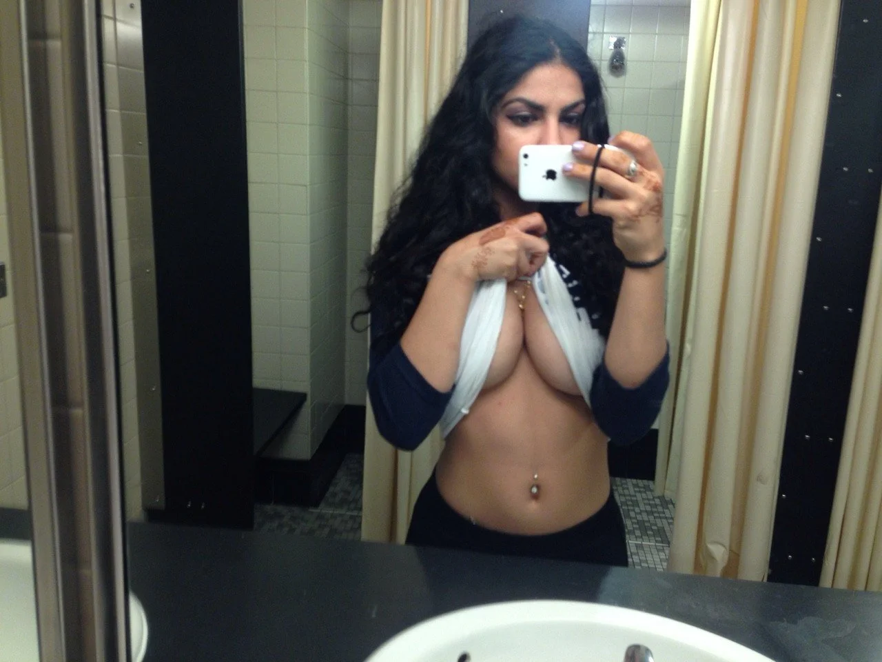 Perfect Body Desi Slut image 6