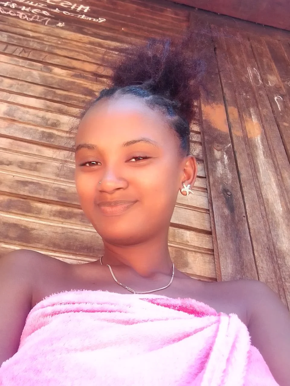 IMG-20260519-coming up next naked Madagascar girl Je m'appelle chesiliah ariline j'ai 20ans et toi image 3