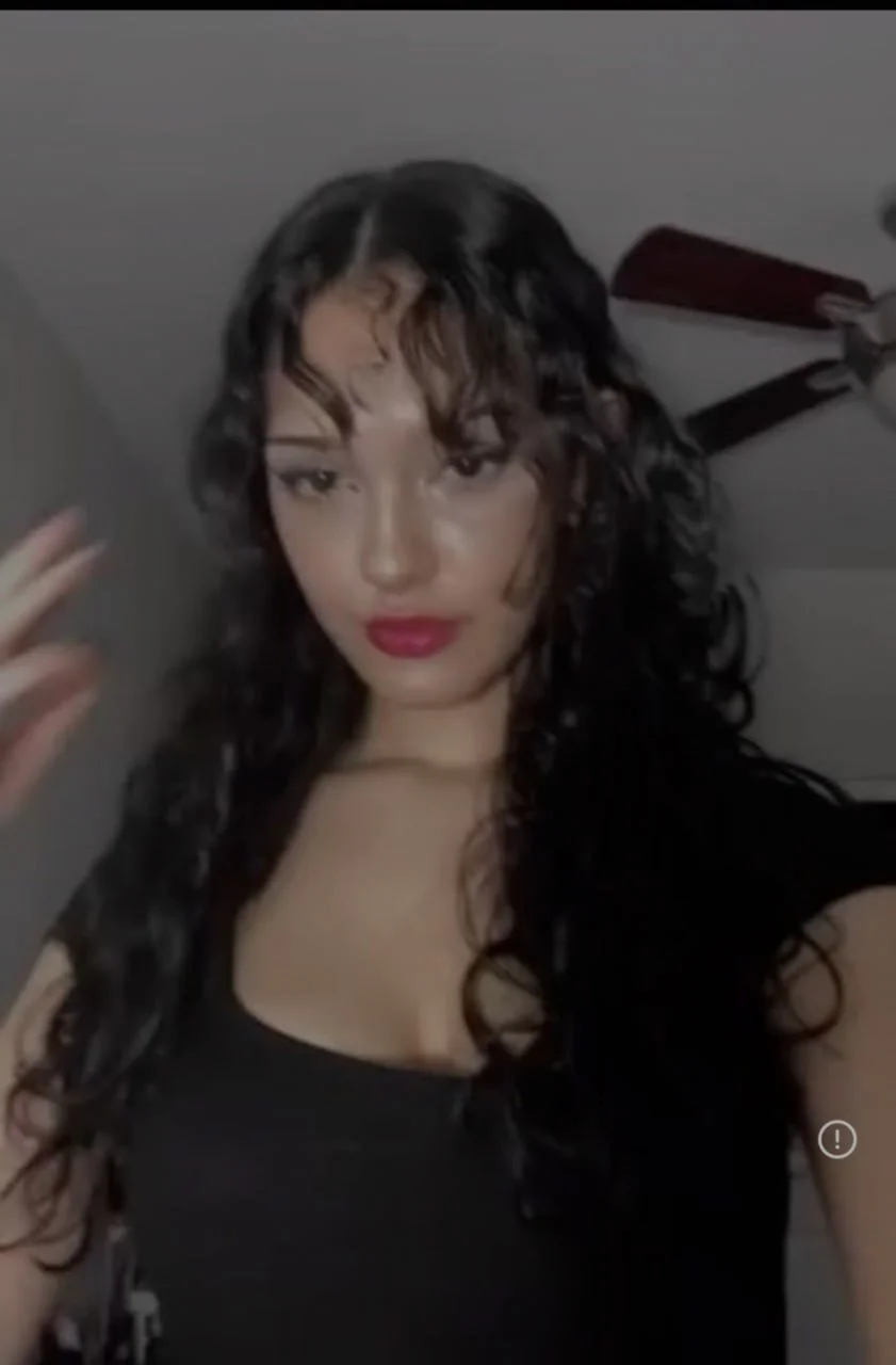 Novinha cacheada transando gostoso delicia essas gostosas safadas main image